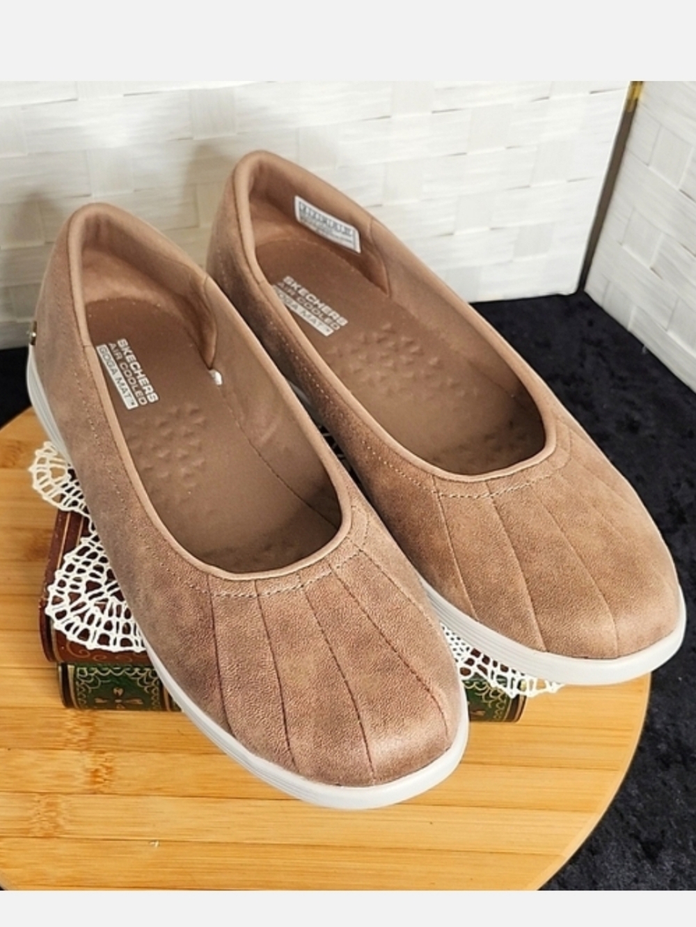 👉*SKECHERS* ON THE GO BROWN SLIP-ON FLAT SHOES ~SIZE: 8 ~AIR-COOLED GOGA MAT